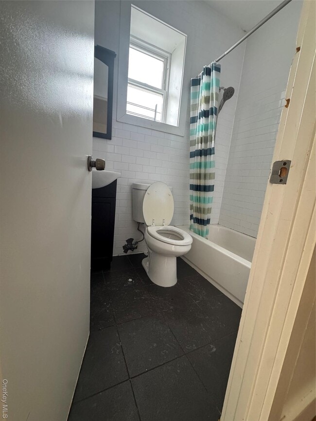 Building Photo - 96-02 Northern Blvd