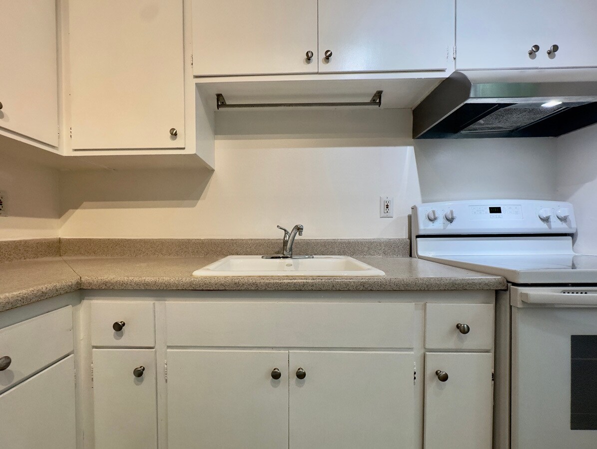 Building Photo - 6501 Raymond St