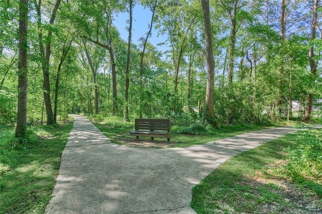 Building Photo - 3122 Village Park Dr