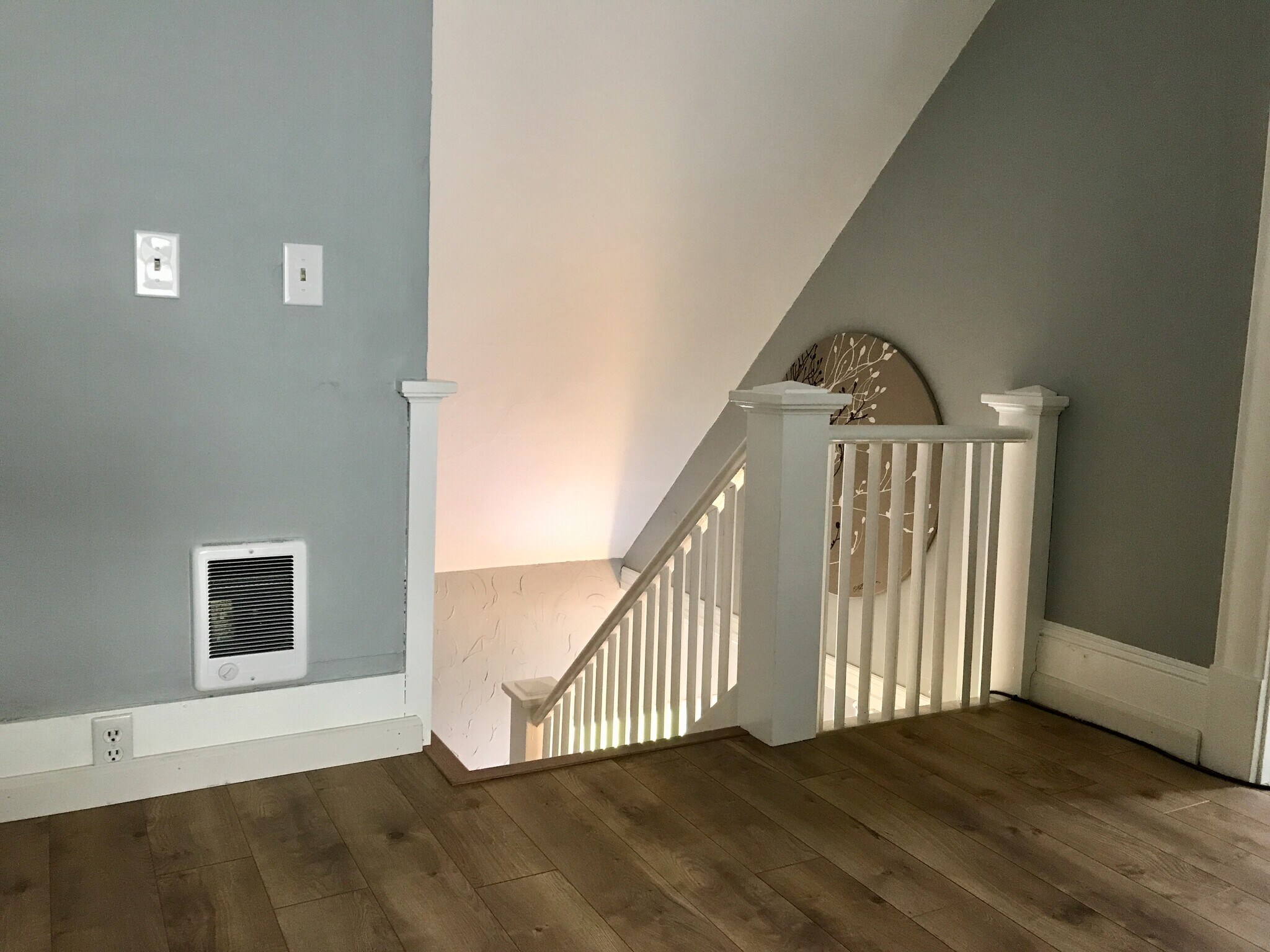 Upstairs entry - 13301 56th Ave S