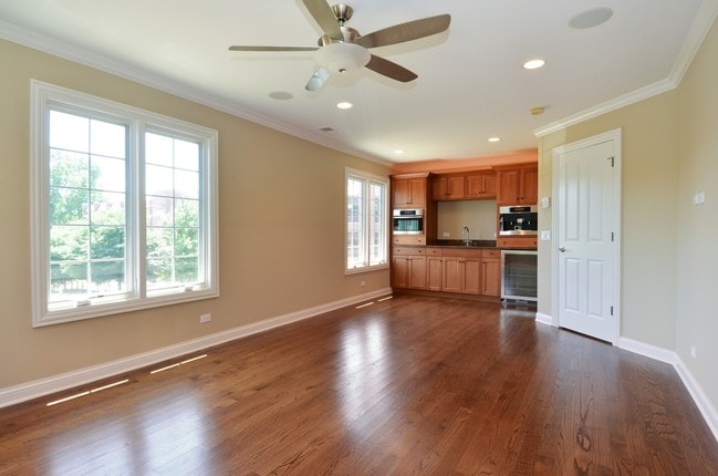 Building Photo - 123 Maple Ave