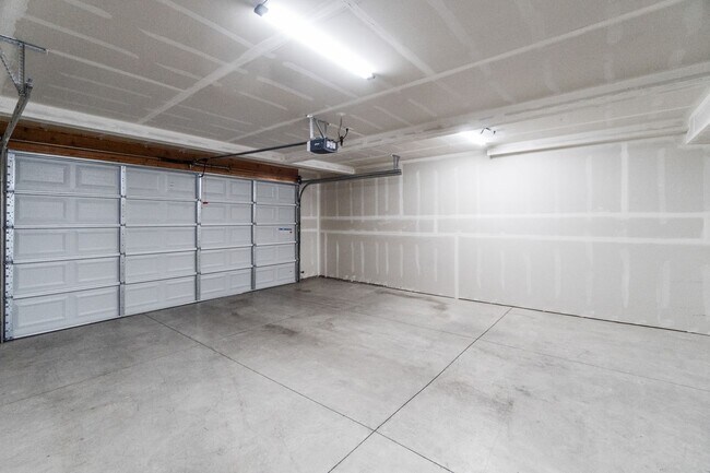 Building Photo - 17121/17123 E Boone Ave