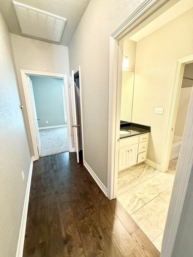 Building Photo - 7332 Kingsport Ln