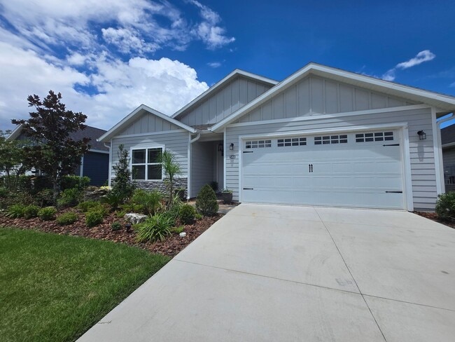 Primary Photo - Beautiful 3-Bedroom, 2.5 Bath Home in Desi...