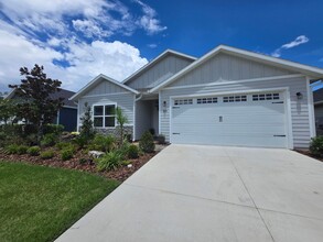 Building Photo - Beautiful 3-Bedroom, 2.5 Bath Home in Desi...