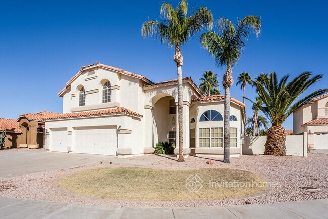 Building Photo - 2153 S Raven Cir