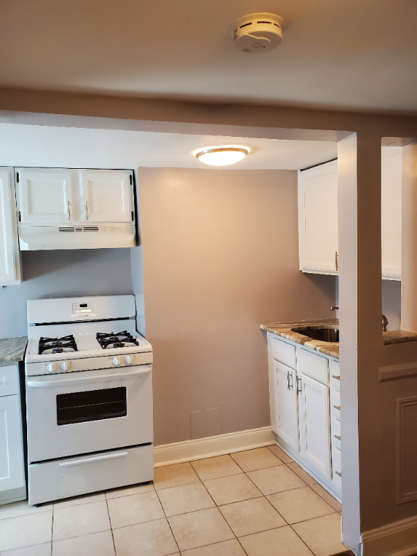 Building Photo - 803 Brooks Ln