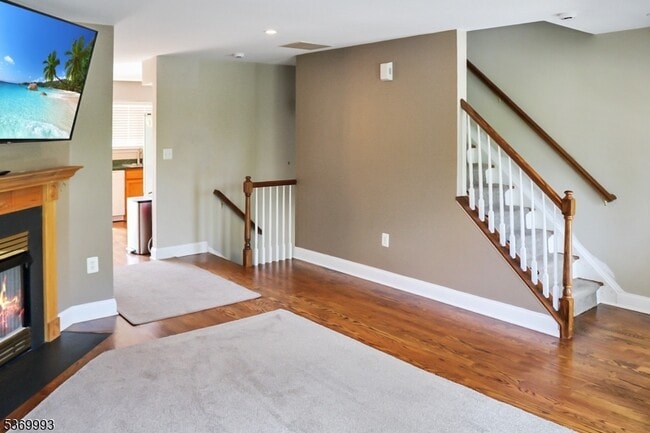 Building Photo - 302 Mercer Ct