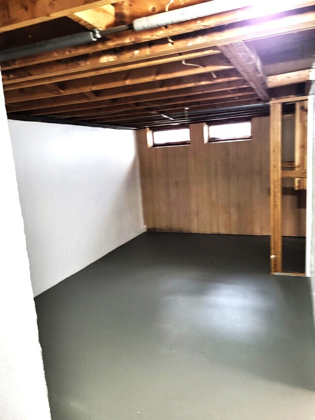 Building Photo - 609 Southland Ave