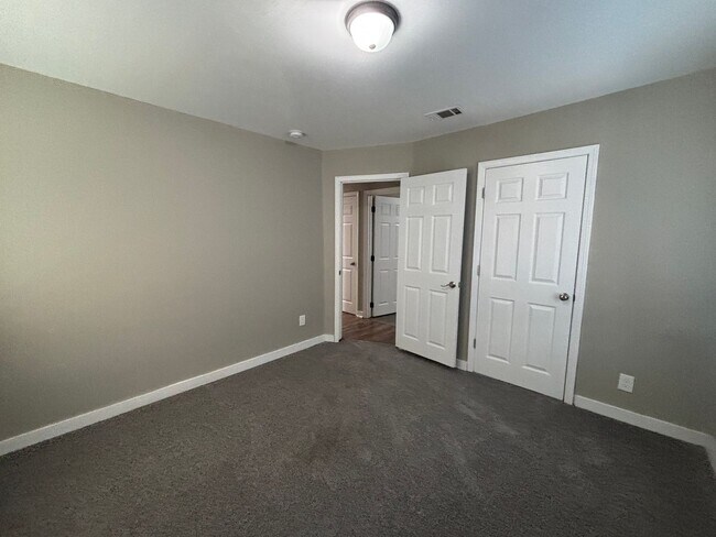 Building Photo - 3546 Debby Dr