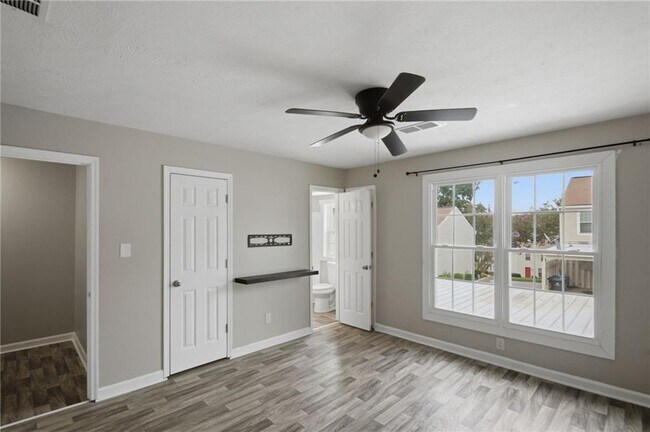 Building Photo - 218 Mill Creek Pl