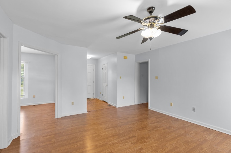 Building Photo - 736 Comet Dr