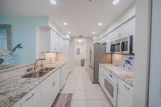 Building Photo - Marina View Rental!