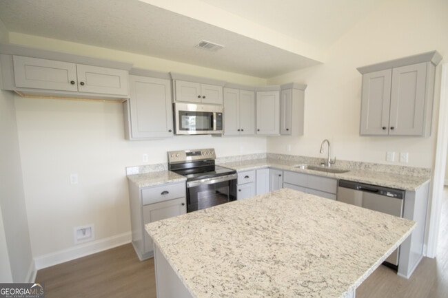 Building Photo - 114 Enclave Ct