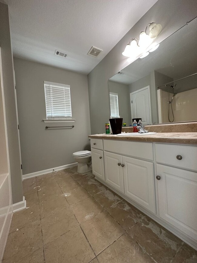 Building Photo - 913 Arbor Springs Cir