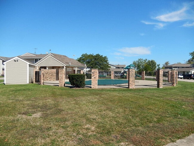 Building Photo - 1402 Bear Flag Dr