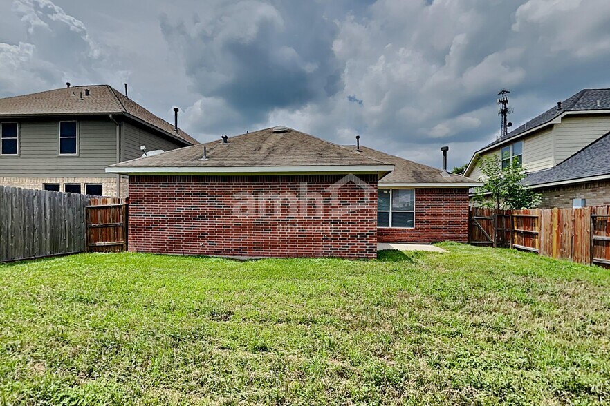Building Photo - 8723 Rollick Dr