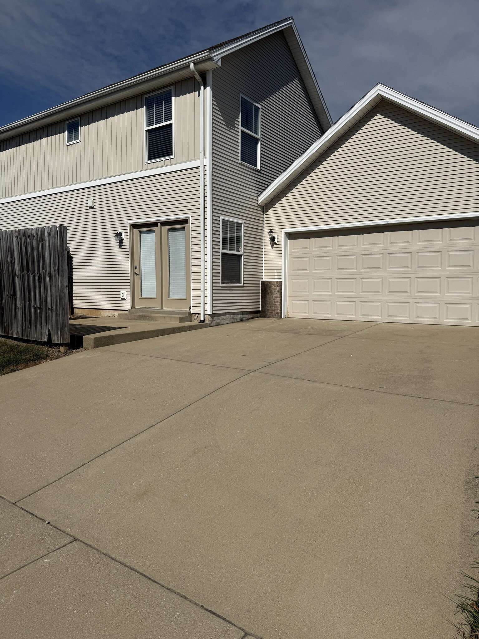 Building Photo - 256 Old Woolen Mill Ln