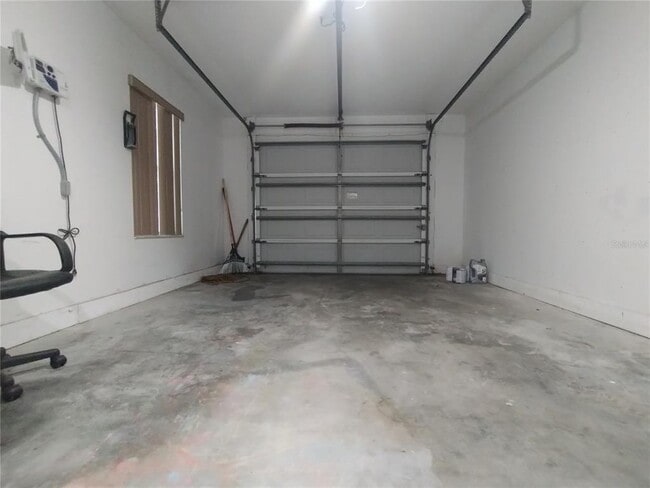 Building Photo - 138 SW Gremlin Way