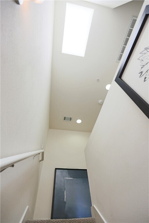 Building Photo - 711 W 32nd St