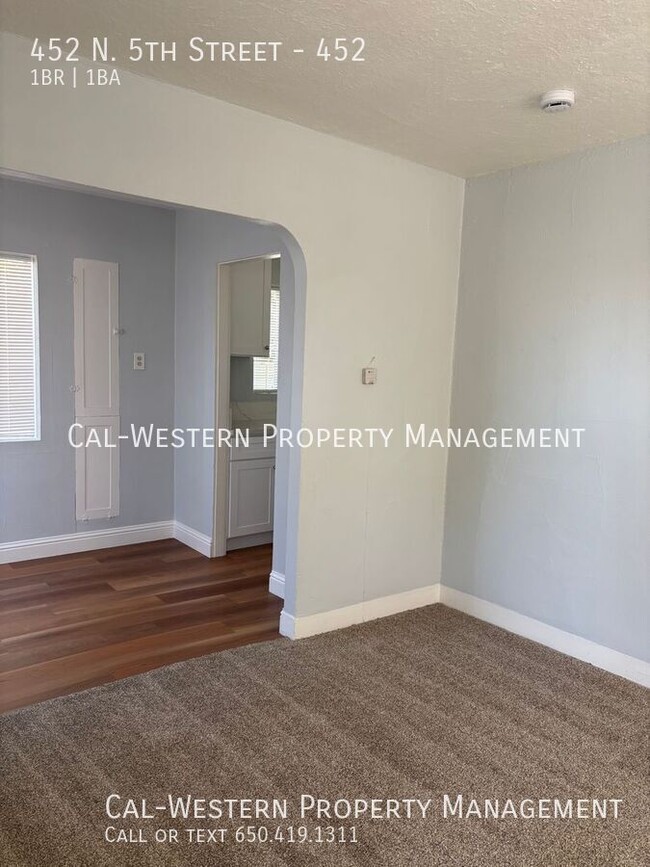 Building Photo - 452 N 5th St