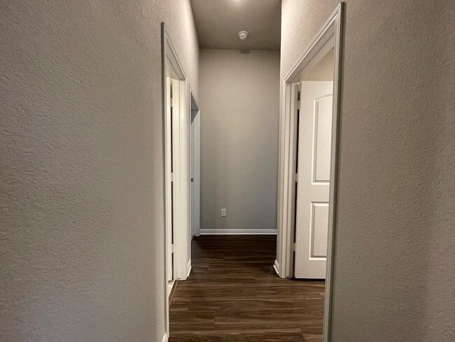 Building Photo - 7519 Broadmoor Cv