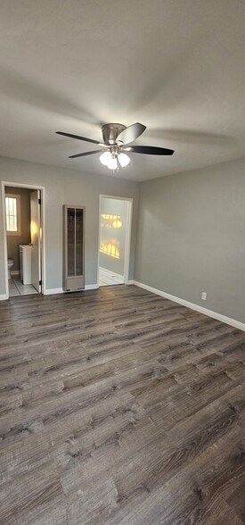 Building Photo - 5723 Loveland St