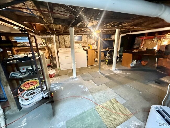 Building Photo - 222-220 E Seneca Turnpike