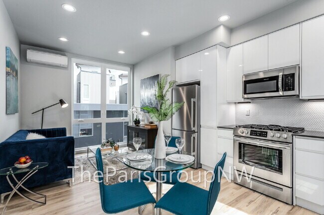 Building Photo - 3078 SW Avalon Way