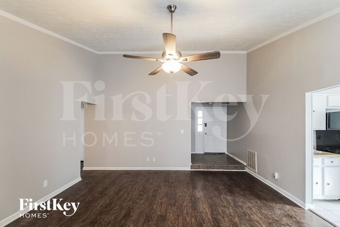 Building Photo - 401 Hemlock Dr