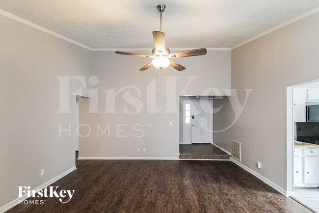 Building Photo - 401 Hemlock Dr