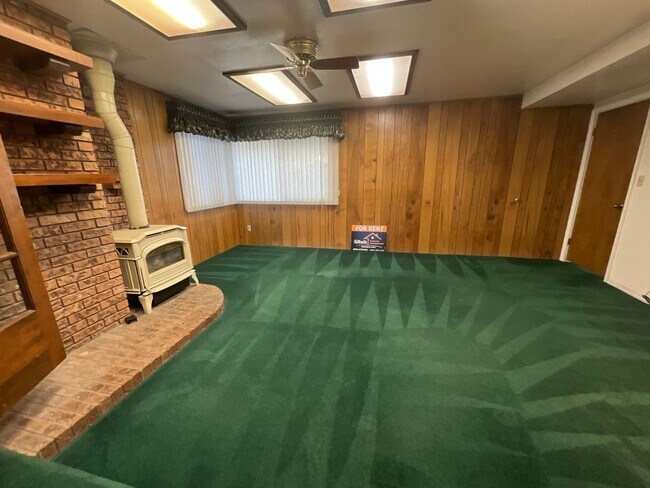 Building Photo - 5859 S