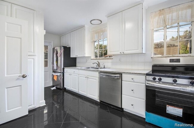 Building Photo - 26085 Humber St