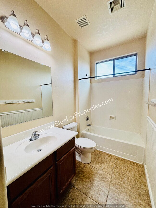 Building Photo - 7910 W Little Eagle Ct