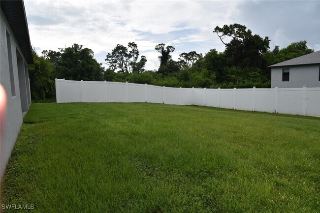 Building Photo - 4666 Villa Capri Ln
