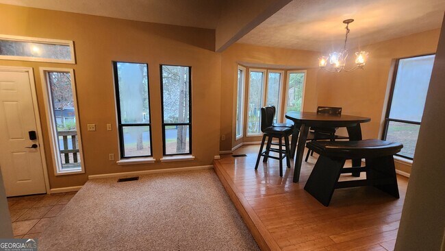 Building Photo - 6694 Live Oak Ln