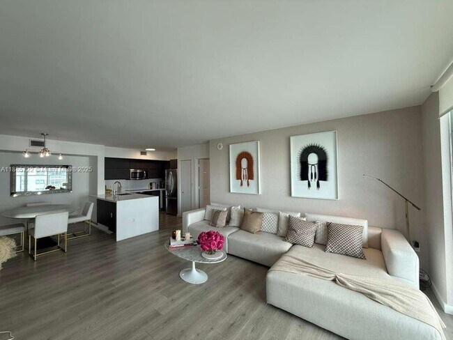 Primary Photo - 1155 Brickell Bay Dr
