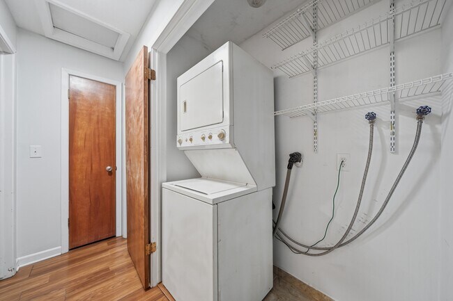 Building Photo - 5509 S 31st St