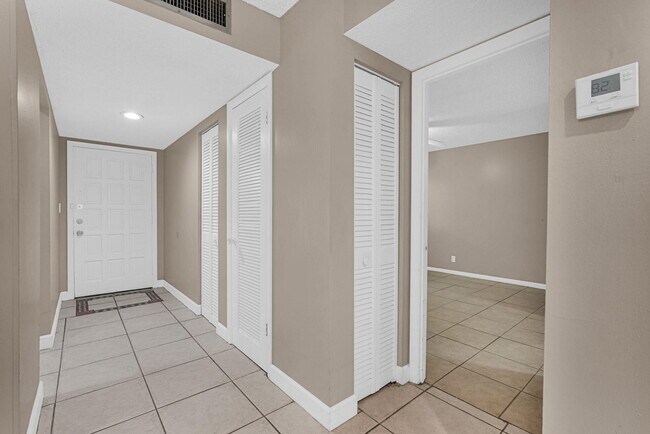 Building Photo - 3360 Spanish Moss Terrace