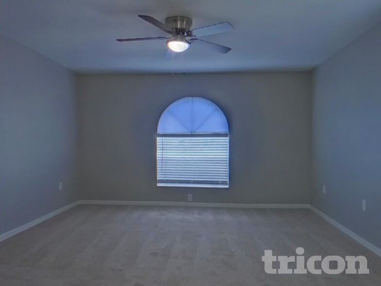 Building Photo - 5913 Fall River Dr
