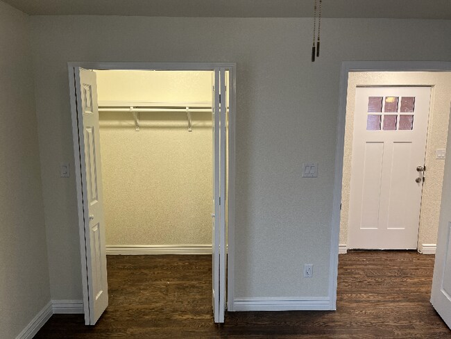 Building Photo - 1430 Rice Ave