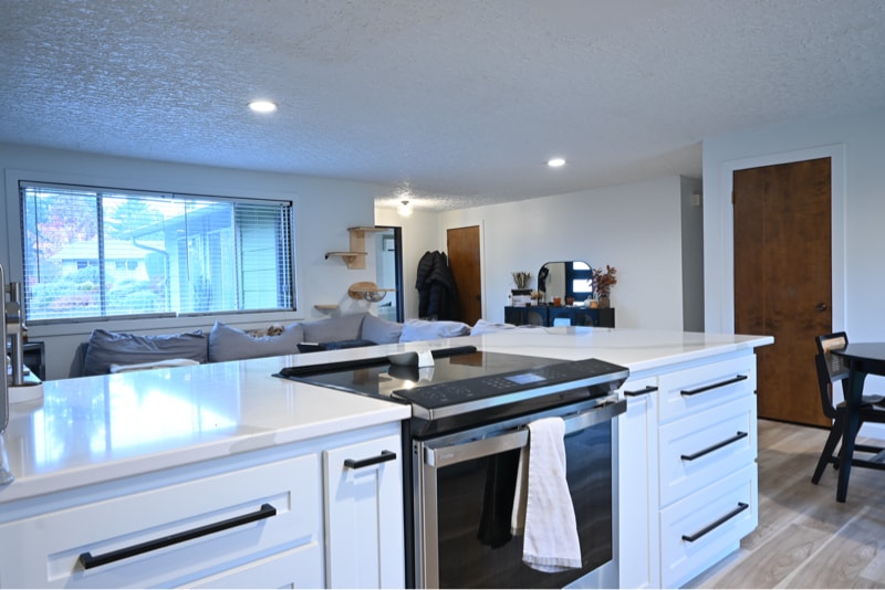 Building Photo - 3107 NW Lakeridge Dr