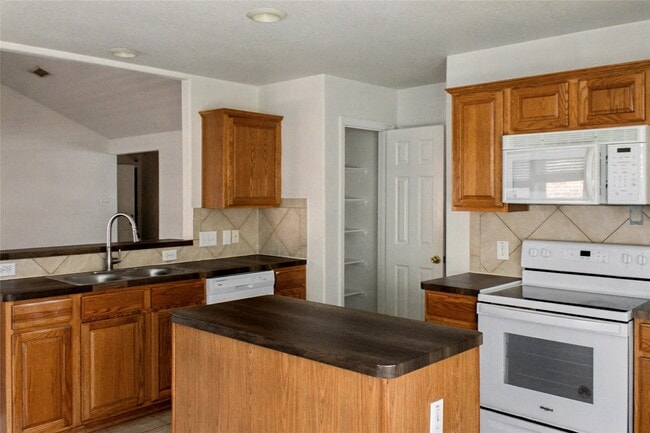 Building Photo - 3314 Falcon Trail Dr