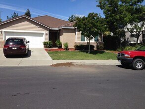 Building Photo - California Springs