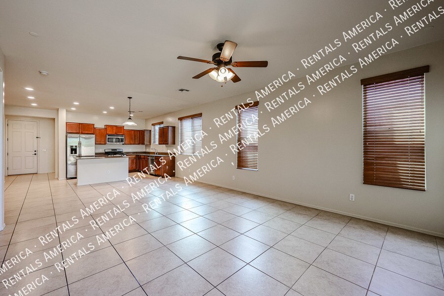 Building Photo - 3410 S Sunland Dr