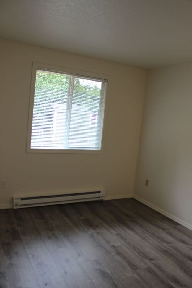 Building Photo - 232 NE Palomar Ct