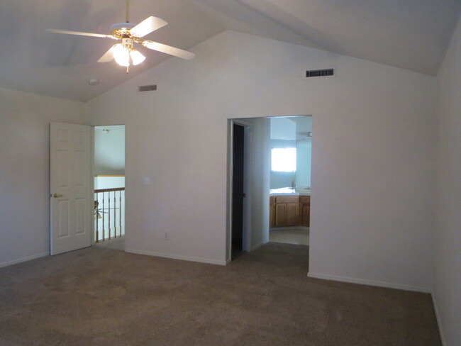 Building Photo - 2-Story home in NE Fresno w/ pool, a nice ...