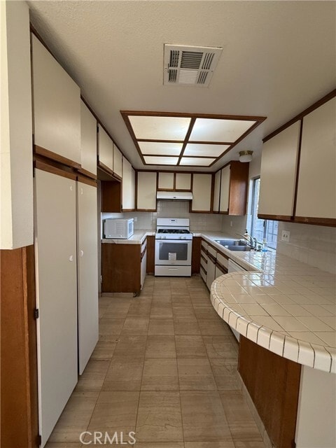 Building Photo - 12121 Ramona Blvd