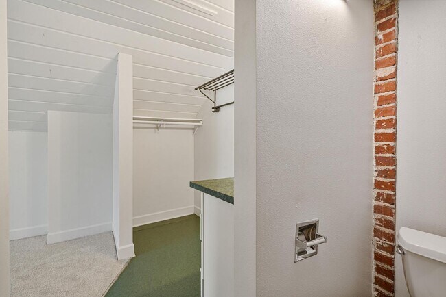 Building Photo - Inviting, remodeled 3-bdr/1.5-bath in Division/Hawthorne duplex—Privacy, A/C, parking, & storage