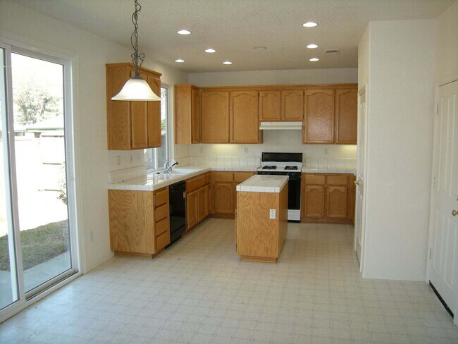 Building Photo - 2145 Beaujolais Ct
